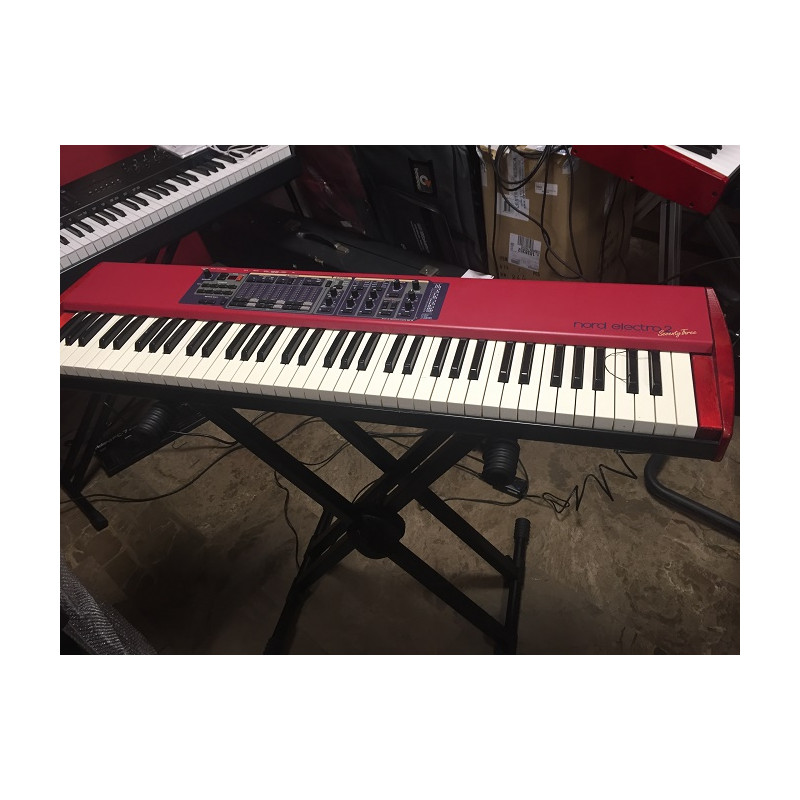 NORD Electro 2 73 SeventyThree 732 tasti semi pesati  Usato Garantito con Flight Case